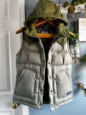 Patagonia Bivy Two-Tone Green Hooded Down Puffer Vest